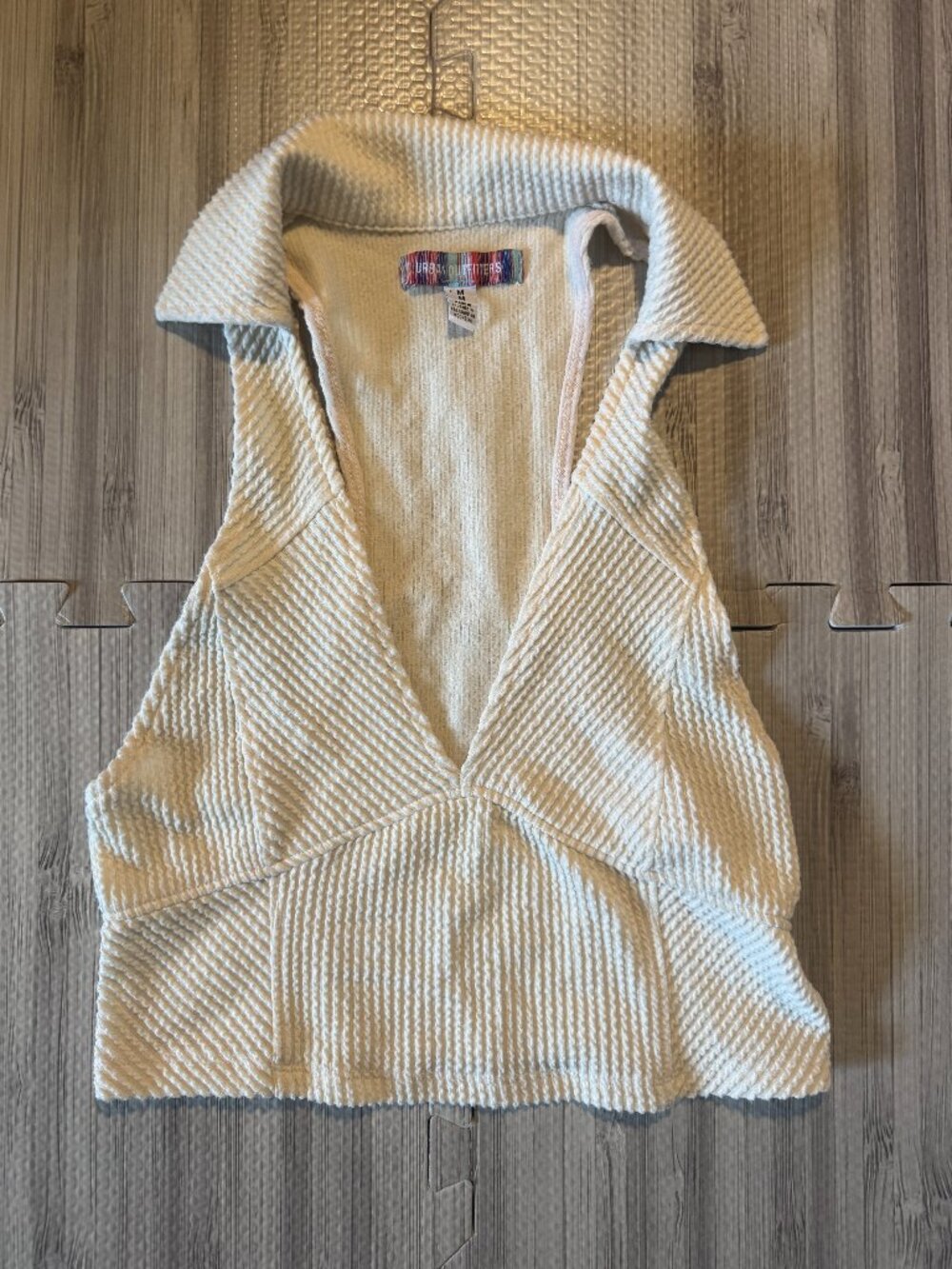 Urban Outfitters UO Women's Ford Collared Cropped Top